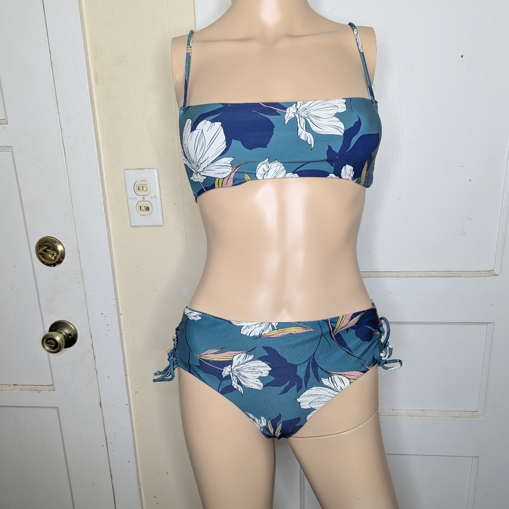 O'Neill Bridget Bikini Bandeau Top And High Waist Cheeky Bottom Set Size Small